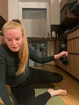 Annas G online show from January 2026 07:42:02 PM