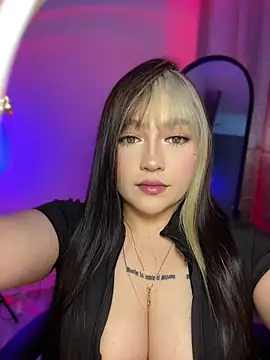 Daniela ruizz online show from April 2026 10:01:01 PM