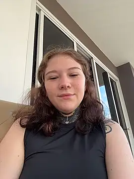 Snapshot of FionaMurr chatting on December 2025 02:07:02 AM FionaMurr online show from December 2025 02:07:02 AM