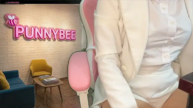 Punnybee online show from July 2026 03:37:01 AM