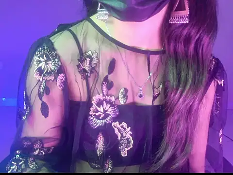 Isha Lush online show from December 2025 05:32:02 AM