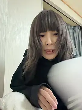 M Lize online show from December 2025 11:38:02 AM