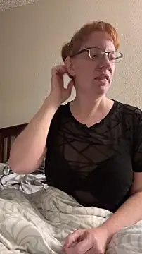 Snapshot of Lenaravenswood chatting on December 2025 07:45:01 AM Lenaravenswood online show from December 2025 07:45:01 AM