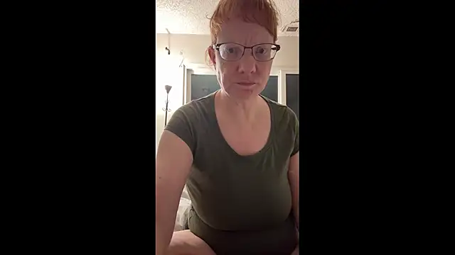 Snapshot of Lenaravenswood chatting on December 2025 07:14:02 AM Lenaravenswood online show from December 2025 07:14:02 AM