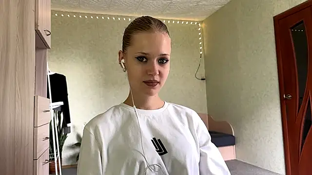 Snapshot of ZaidaSchwarten chatting on July 2026 12:32:02 PM ZaidaSchwarten online show from July 2026 12:32:02 PM