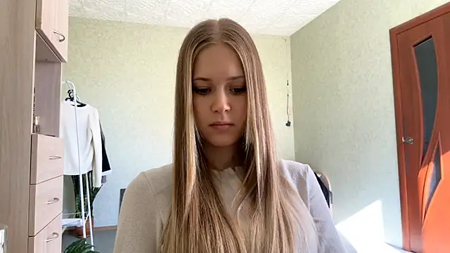 ZaidaSchwarten online show from April 2026 01:51:01 PM