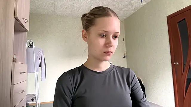 ZaidaSchwarten online show from March 2026 01:02:01 PM