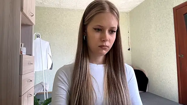 ZaidaSchwarten online show from March 2026 12:05:01 PM