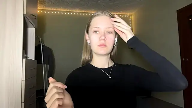 ZaidaSchwarten online show from January 2026 06:06:01 AM