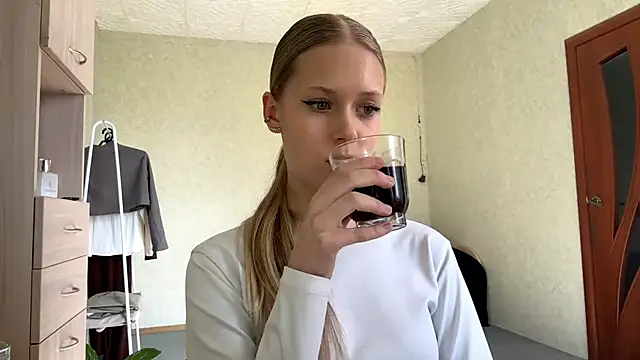 ZaidaSchwarten online show from March 2026 11:57:01 AM