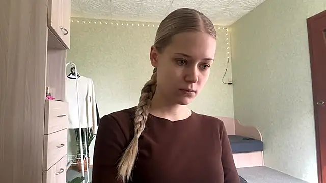 ZaidaSchwarten online show from May 2026 02:11:01 PM