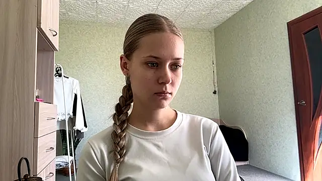 ZaidaSchwarten online show from May 2026 02:22:01 PM
