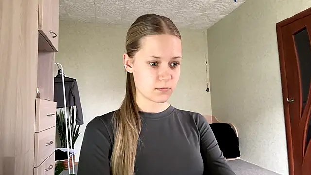 ZaidaSchwarten online show from April 2026 01:14:01 PM