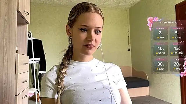 Snapshot of ZaidaSchwarten chatting on June 2026 08:58:01 AM ZaidaSchwarten online show from June 2026 08:58:01 AM