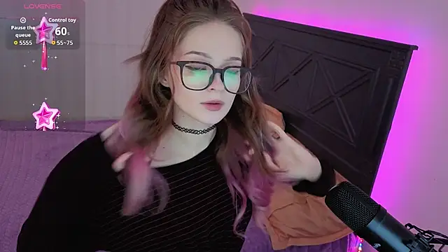 Snapshot of Angel_Bruh chatting on February 2026 03:33:01 PM Angel Bruh online show from February 2026 03:33:01 PM