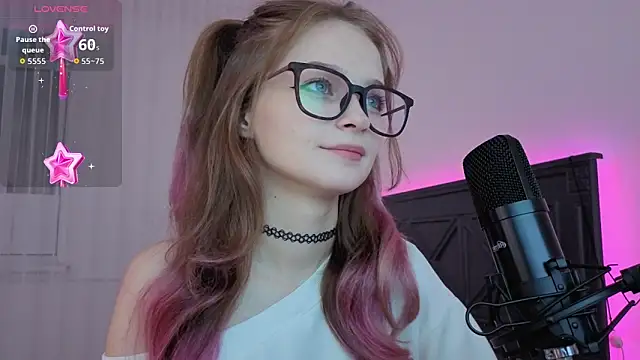 Snapshot of Angel_Bruh chatting on February 2026 06:52:01 PM Angel Bruh online show from February 2026 06:52:01 PM