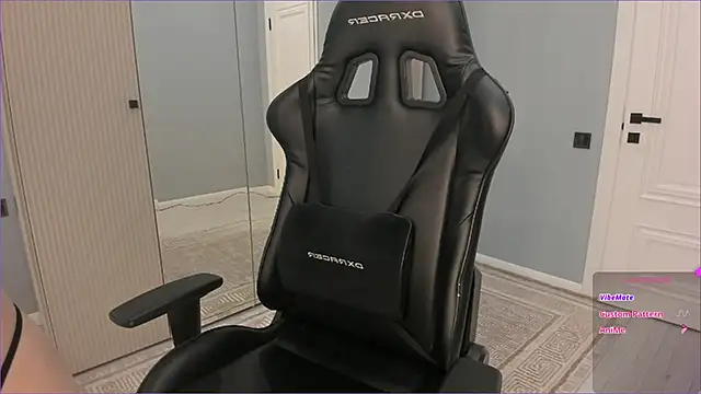 lovelymikky online show from April 2026 03:41:01 AM