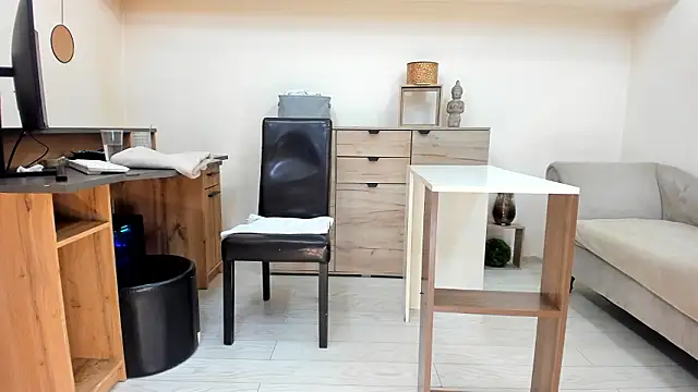 classy medea online show from February 2026 01:28:02 AM