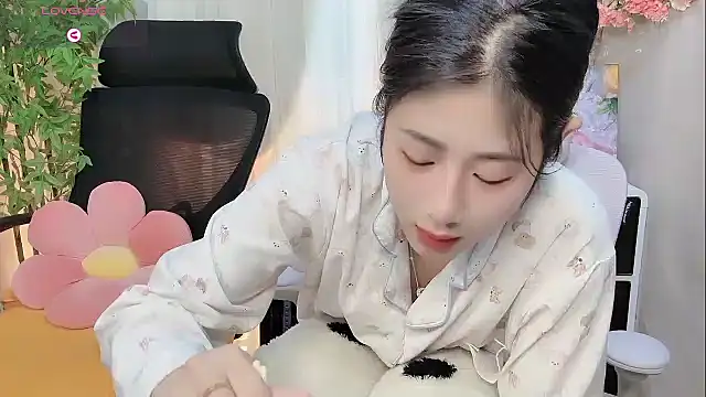 Yvonne-07 online show from February 2026 08:25:02 AM