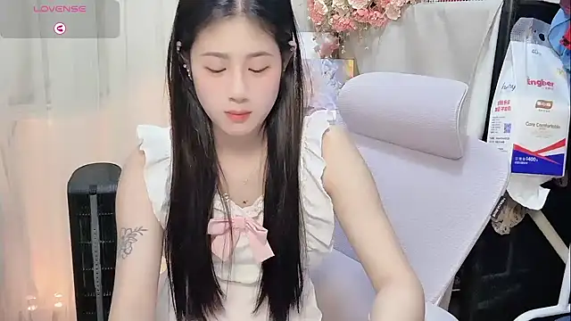 Yvonne-07 online show from March 2026 03:01:02 PM