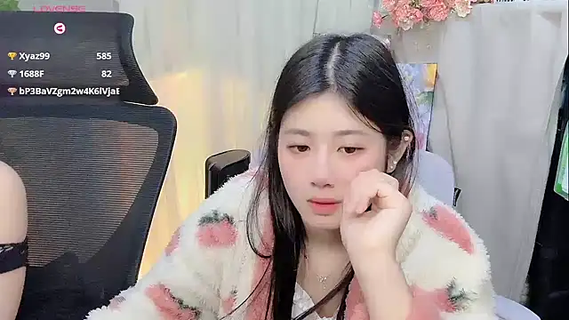 Yvonne-07 online show from December 2025 12:02:01 AM