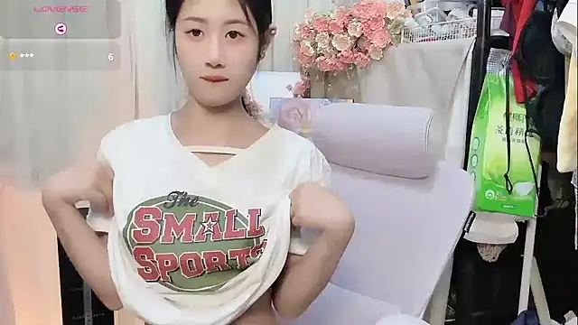 Yvonne-07 online show from March 2026 06:06:02 PM