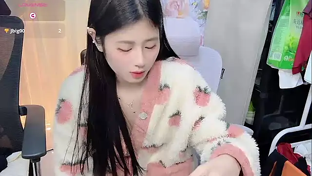 Yvonne-07 online show from December 2025 02:08:02 PM