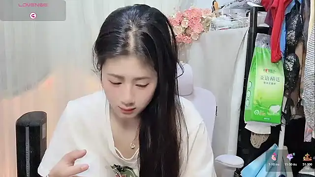 Yvonne-07 online show from March 2026 05:25:04 PM