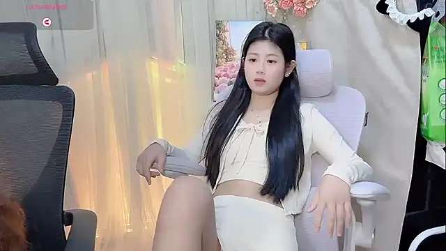 Yvonne-07 online show from December 2025 12:42:01 PM