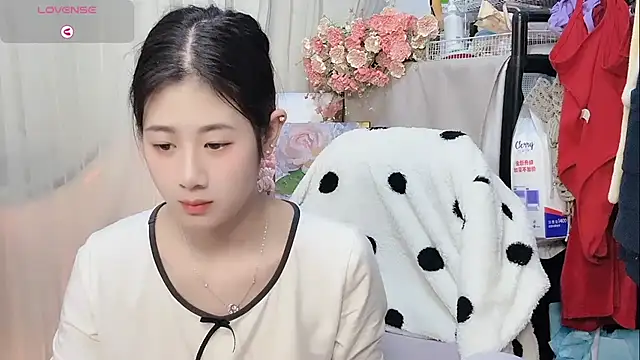 Yvonne-07 online show from March 2026 01:27:01 PM