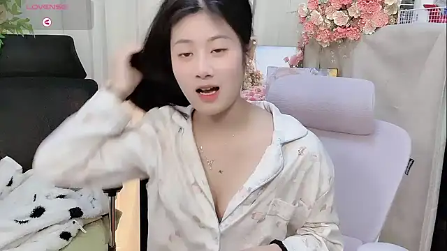 Yvonne-07 online show from January 2026 12:44:02 PM