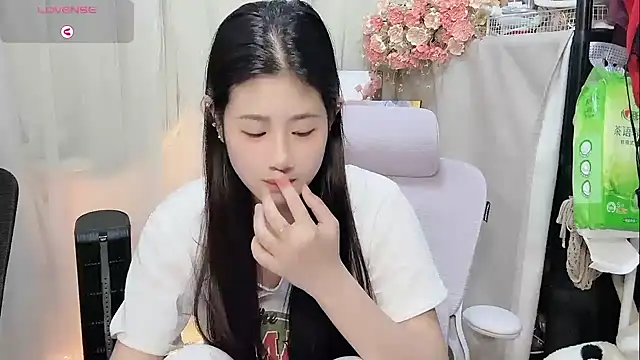 Yvonne-07 online show from March 2026 04:28:02 PM