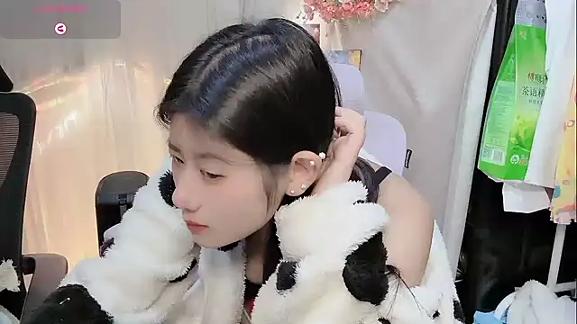 Yvonne-07 online show from January 2026 05:33:02 AM