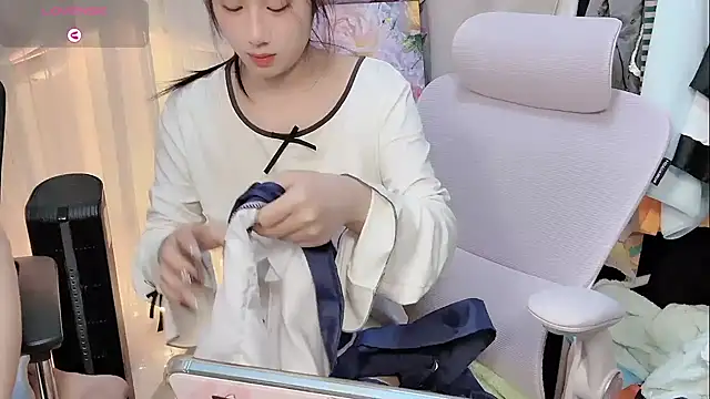 Yvonne-07 online show from February 2026 12:10:02 PM