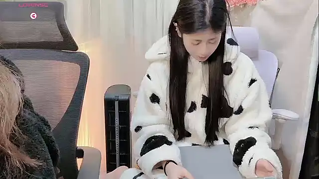 Yvonne-07 online show from January 2026 03:08:02 PM