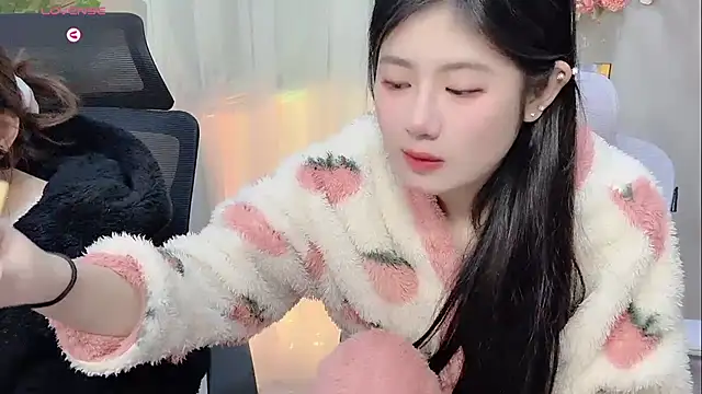 Yvonne-07 online show from December 2025 10:26:01 AM