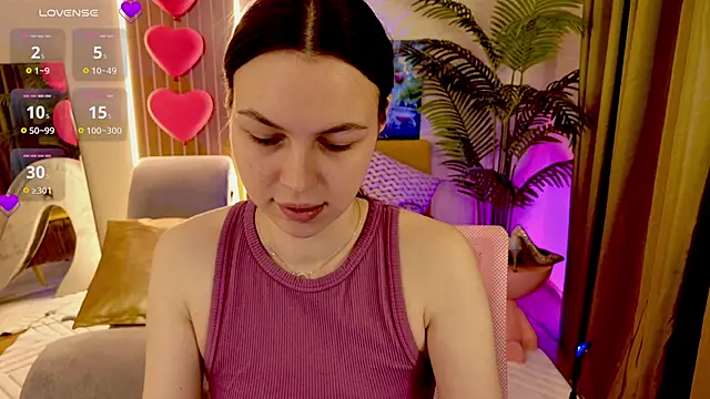 MaxinCarroll online show from April 2026 09:57:01 AM