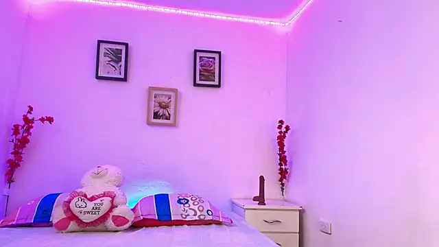 Snapshot of Aurora_Dolce chatting on March 2026 02:46:02 PM Aurora Dolce online show from March 2026 02:46:02 PM