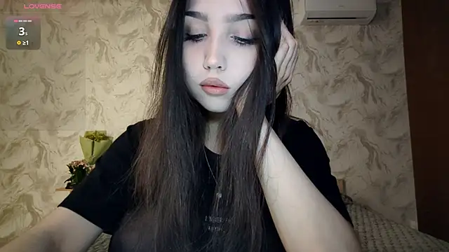 Qwami Amie online show from March 2026 02:18:02 PM