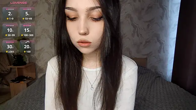 Qwami Amie online show from March 2026 01:24:01 PM