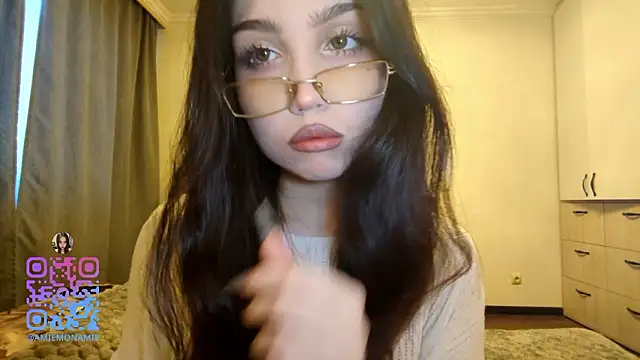 Qwami Amie online show from February 2026 04:45:01 AM