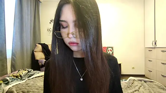 Qwami Amie online show from February 2026 08:39:01 AM