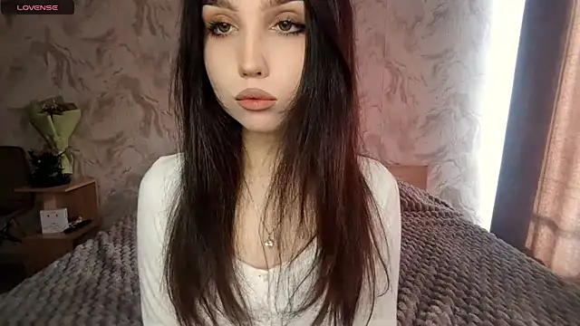 Qwami Amie online show from April 2026 11:27:01 AM