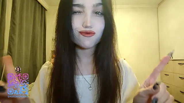 Qwami Amie online show from February 2026 01:07:02 PM