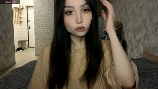 Qwami Amie online show from May 2026 03:04:02 AM