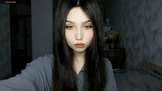 Qwami Amie online show from May 2026 04:54:01 AM