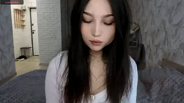 Qwami Amie online show from May 2026 10:34:01 AM