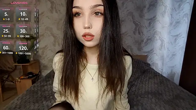 Qwami Amie online show from March 2026 01:15:02 PM