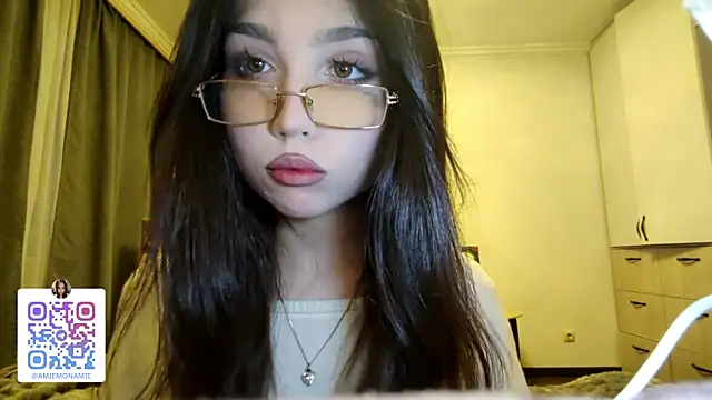 Qwami Amie online show from January 2026 03:57:02 AM