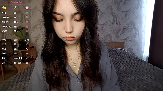 Qwami Amie online show from April 2026 06:38:01 AM